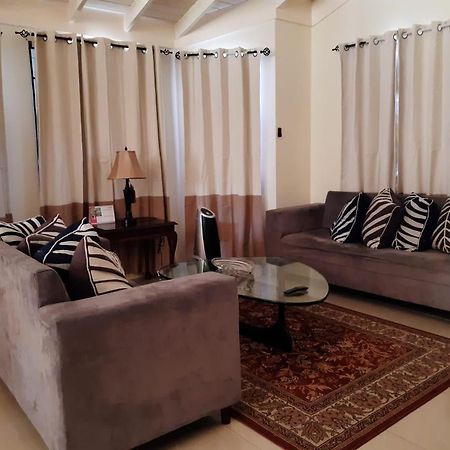 Bing'S Home Away From Home Ocho Rios Luaran gambar