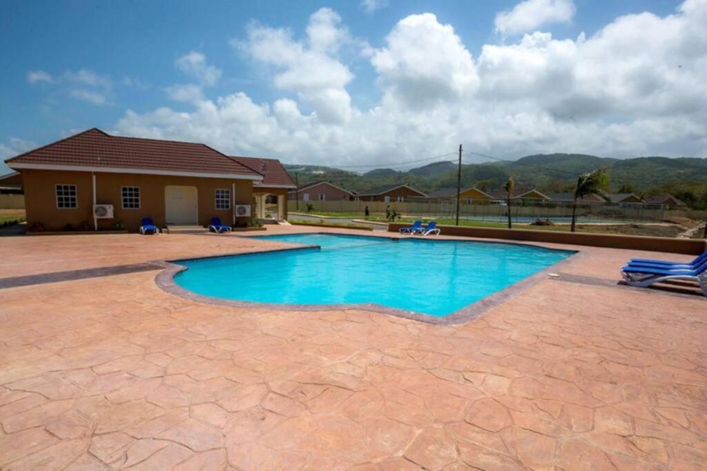 Bing'S Home Away From Home Ocho Rios Luaran gambar
