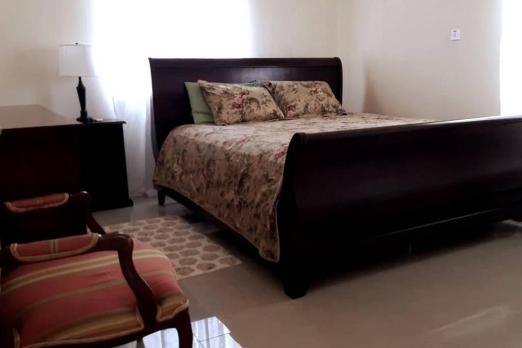 Bing'S Home Away From Home Ocho Rios Luaran gambar